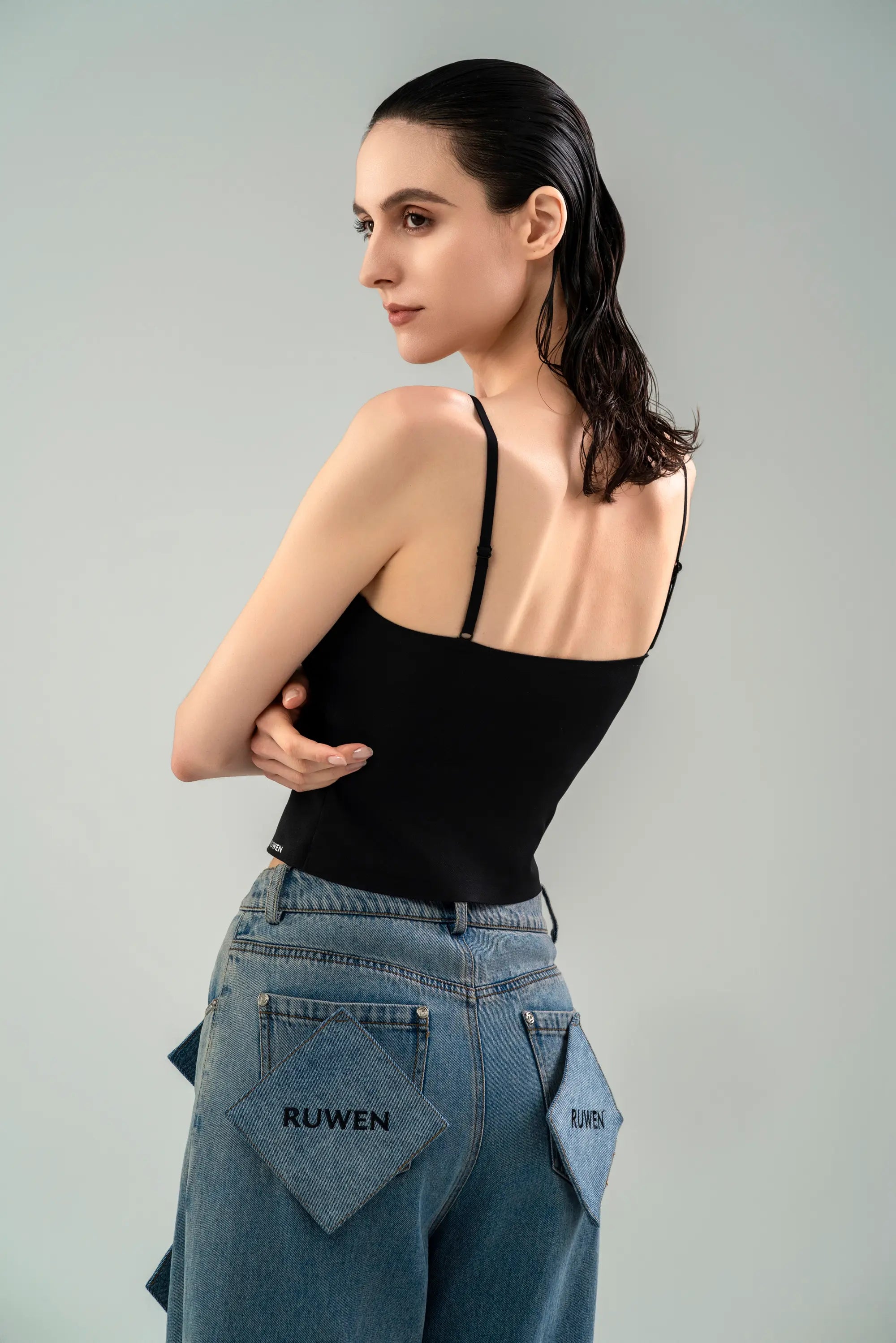 KISSY RUWEN ノンワイヤー スイートキャミトップブラ ブラック、快適な着心地のキャミソール型ブラトップ