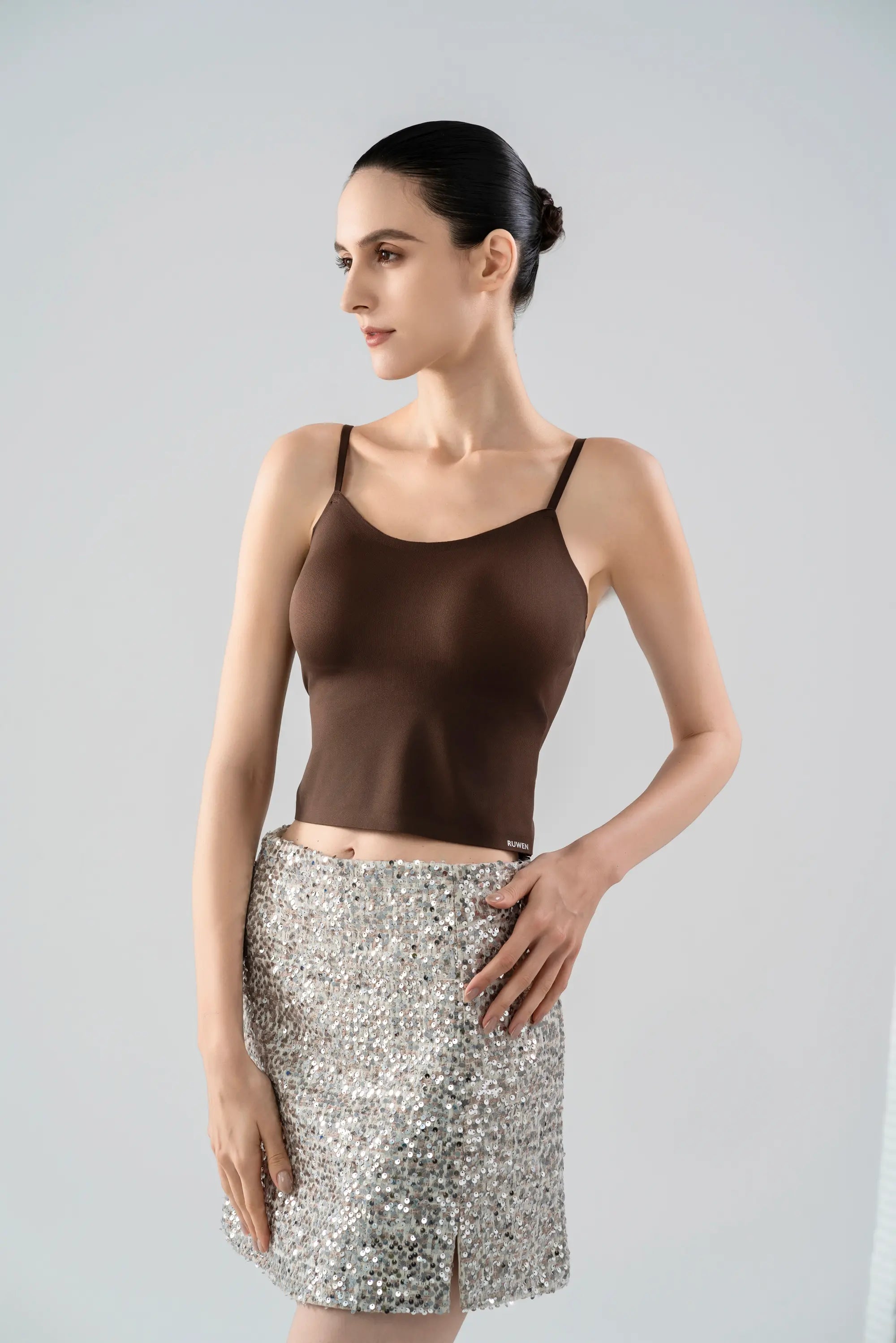 KISSY RUWEN ノンワイヤー スイートキャミトップブラ ブラウン、快適な着心地のキャミソール型ブラトップ